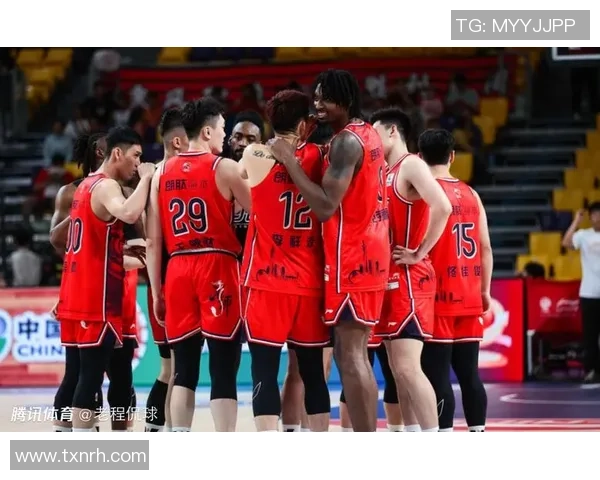 广州男篮与奇才精彩对决回顾赛场瞬间与球员表现分析 广州男篮与奇才精彩对决回顾赛场瞬间与球员表现分析